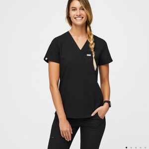 Figs Catarina One Pocket Scrub Top Black Medium